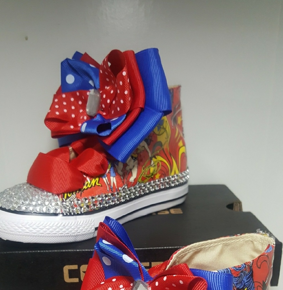 Custom wonder woman convese